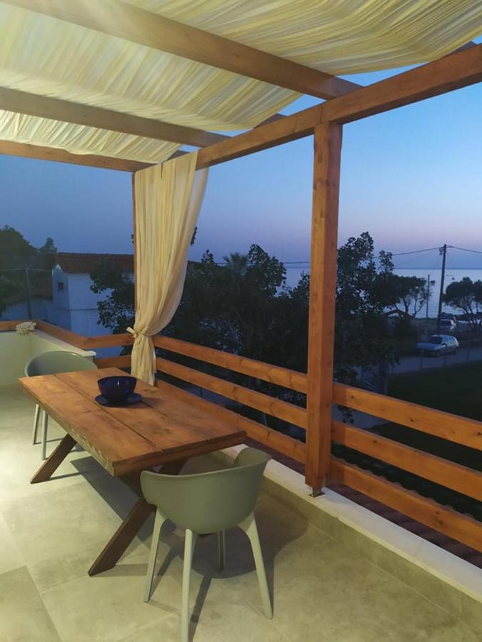 Lavender And Sea Villa เนอาโปติไดอา ภายนอก รูปภาพ